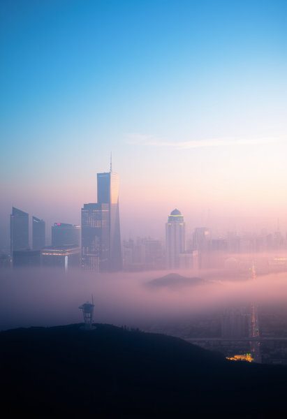 有空間感的遠景城市背景